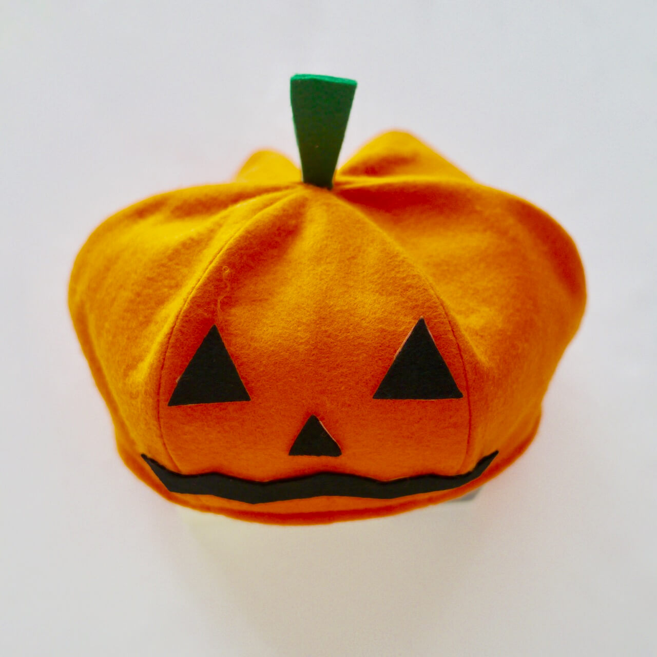 ハロウィン衣装「かぼちゃベレー帽」全体